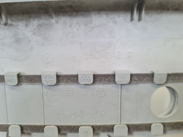 bontott VW GOLF IV Jobb C Oszlop Burkolat