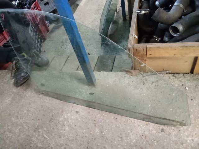 bontott VW GOLF IV Jobb első Ablak