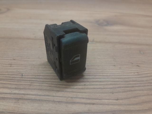 bontott VW GOLF IV Jobb első Ablakemelő Kapcsoló