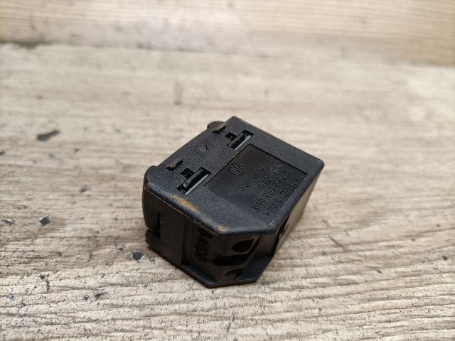 bontott VW GOLF IV Jobb első Ablakemelő Kapcsoló