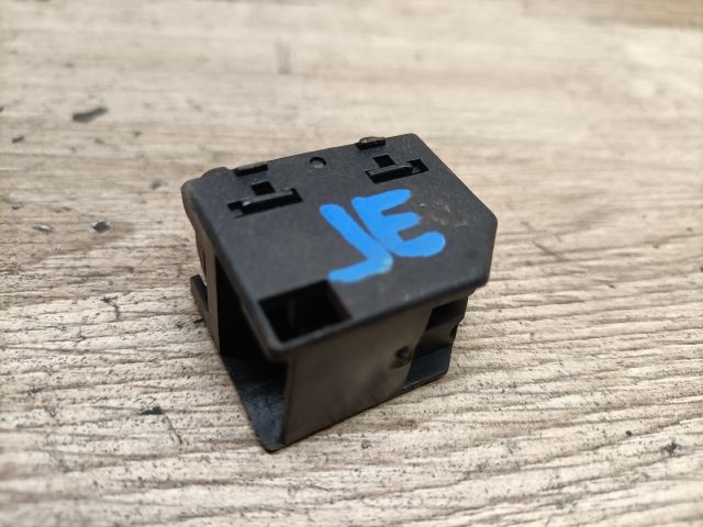 bontott VW GOLF IV Jobb első Ablakemelő Kapcsoló