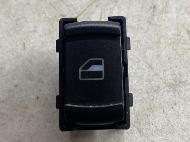 bontott VW GOLF IV Jobb első Ablakemelő Kapcsoló