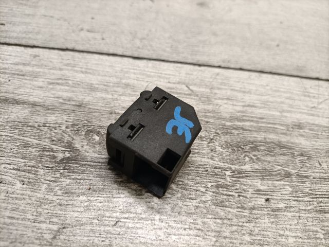 bontott VW GOLF IV Jobb első Ablakemelő Kapcsoló