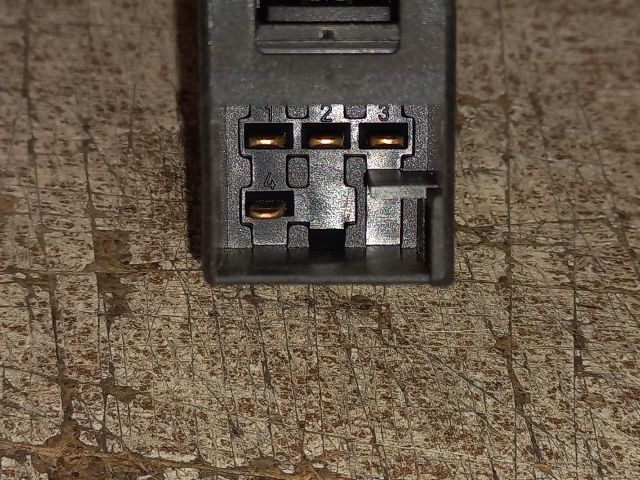 bontott VW GOLF IV Jobb első Ablakemelő Kapcsoló