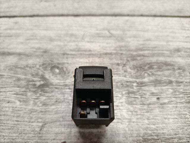 bontott VW GOLF IV Jobb első Ablakemelő Kapcsoló