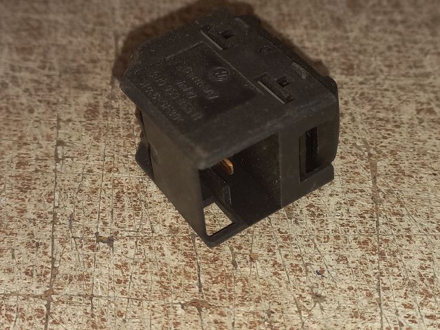 bontott VW GOLF IV Jobb első Ablakemelő Kapcsoló