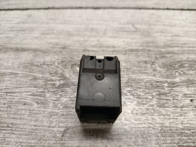 bontott VW GOLF IV Jobb első Ablakemelő Kapcsoló