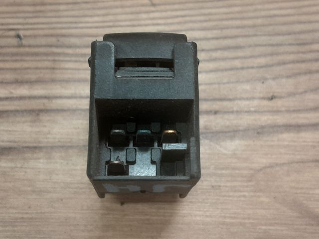 bontott VW GOLF IV Jobb első Ablakemelő Kapcsoló