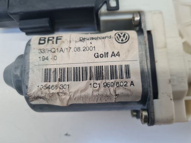 bontott VW GOLF IV Jobb első Ablakemelő Motor