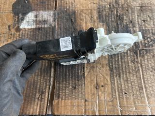 bontott VW GOLF IV Jobb első Ablakemelő Motor