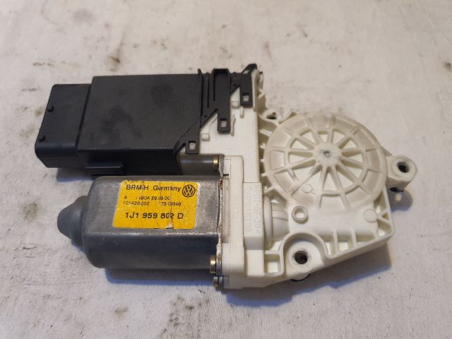bontott VW GOLF IV Jobb első Ablakemelő Motor
