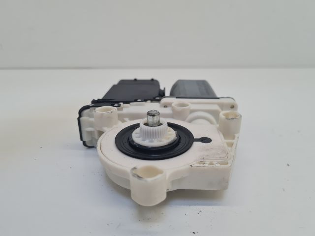 bontott VW GOLF IV Jobb első Ablakemelő Motor