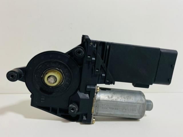 bontott VW GOLF IV Jobb első Ablakemelő Motor