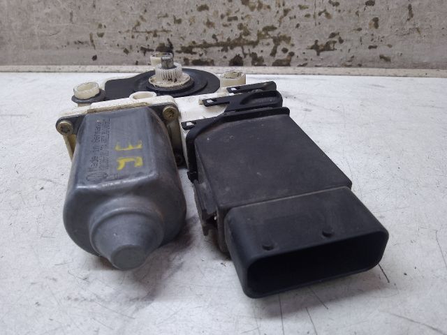 bontott VW GOLF IV Jobb első Ablakemelő Motor