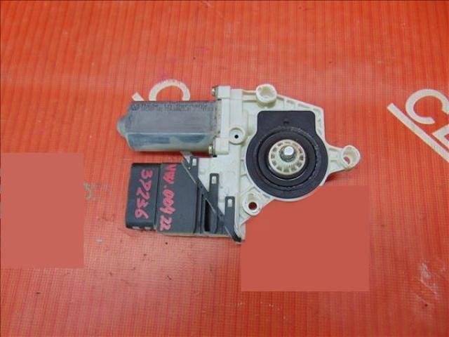 bontott VW GOLF IV Jobb első Ablakemelő Motor