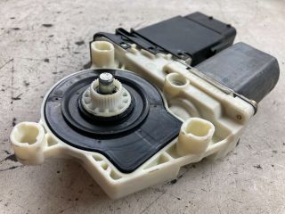 bontott VW GOLF IV Jobb első Ablakemelő Motor