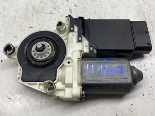 bontott VW GOLF IV Jobb első Ablakemelő Motor