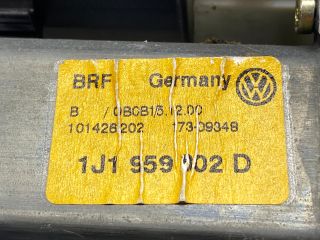 bontott VW GOLF IV Jobb első Ablakemelő Motor