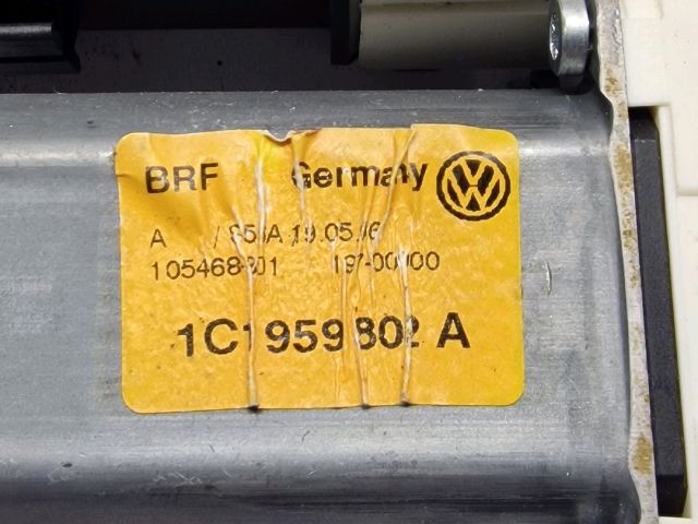 bontott VW GOLF IV Jobb első Ablakemelő Motor