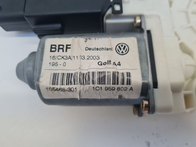 bontott VW GOLF IV Jobb első Ablakemelő Motor