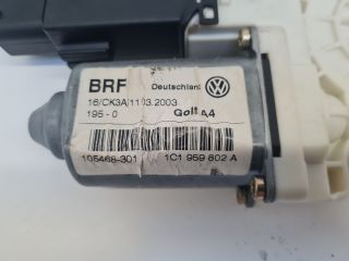 bontott VW GOLF IV Jobb első Ablakemelő Motor