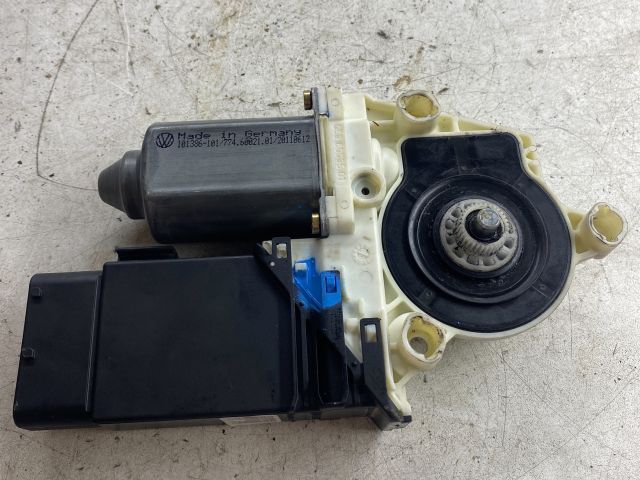 bontott VW GOLF IV Jobb első Ablakemelő Motor