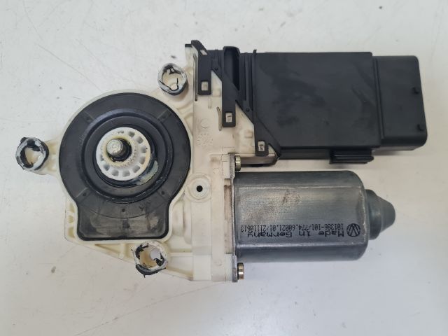 bontott VW GOLF IV Jobb első Ablakemelő Motor