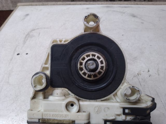 bontott VW GOLF IV Jobb első Ablakemelő Motor