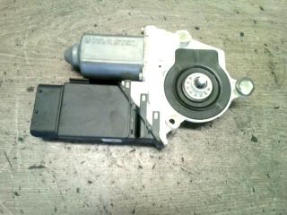 bontott VW GOLF IV Jobb első Ablakemelő Motor