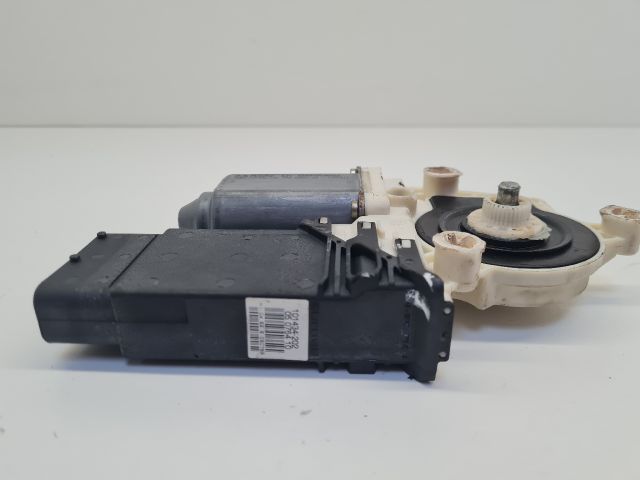 bontott VW GOLF IV Jobb első Ablakemelő Motor