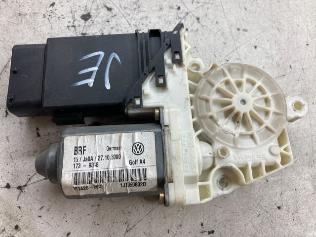 bontott VW GOLF IV Jobb első Ablakemelő Motor