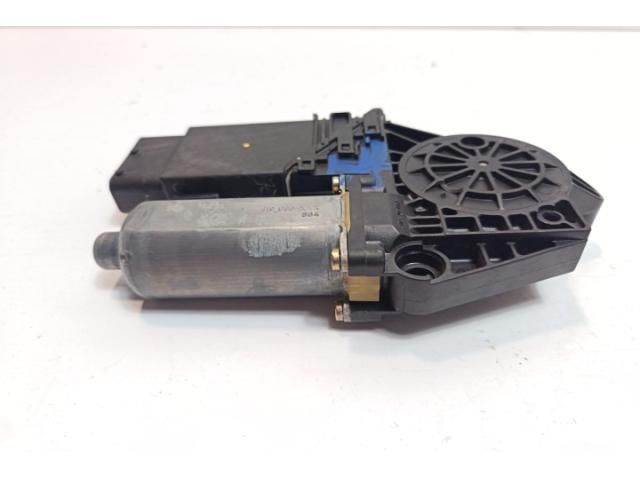 bontott VW GOLF IV Jobb első Ablakemelő Motor