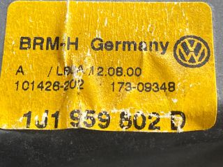 bontott VW GOLF IV Jobb első Ablakemelő Motor