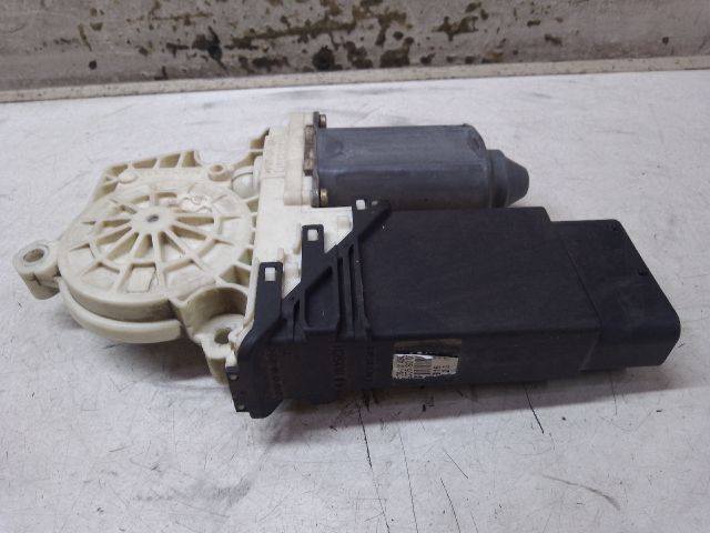 bontott VW GOLF IV Jobb első Ablakemelő Motor
