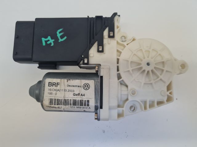 bontott VW GOLF IV Jobb első Ablakemelő Motor