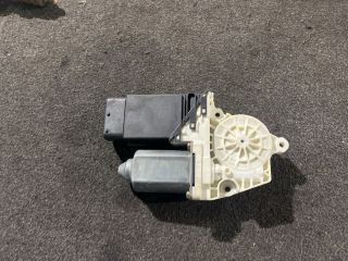 bontott VW GOLF IV Jobb első Ablakemelő Motor