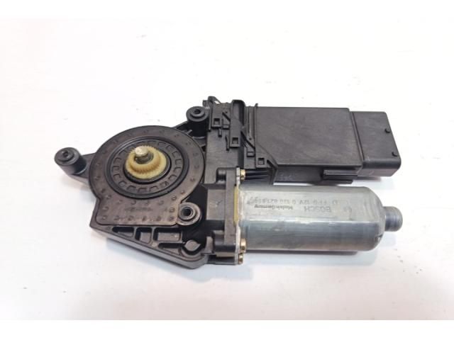 bontott VW GOLF IV Jobb első Ablakemelő Motor