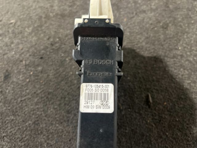 bontott VW GOLF IV Jobb első Ablakemelő Motor