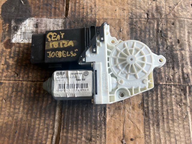 bontott VW GOLF IV Jobb első Ablakemelő Motor