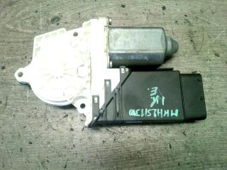 bontott VW GOLF IV Jobb első Ablakemelő Motor