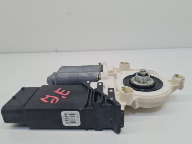 bontott VW GOLF IV Jobb első Ablakemelő Motor