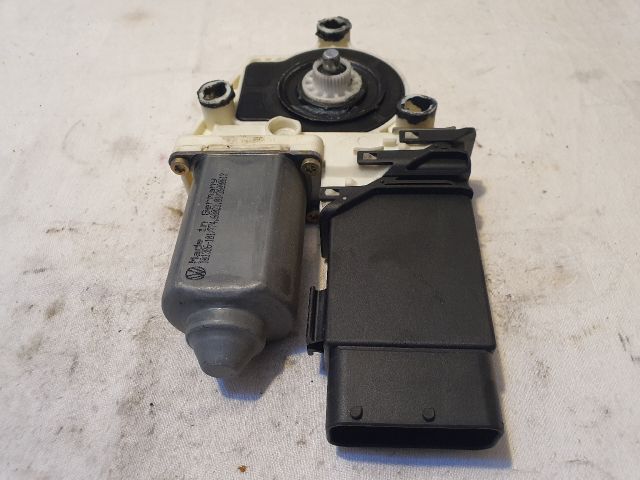 bontott VW GOLF IV Jobb első Ablakemelő Motor