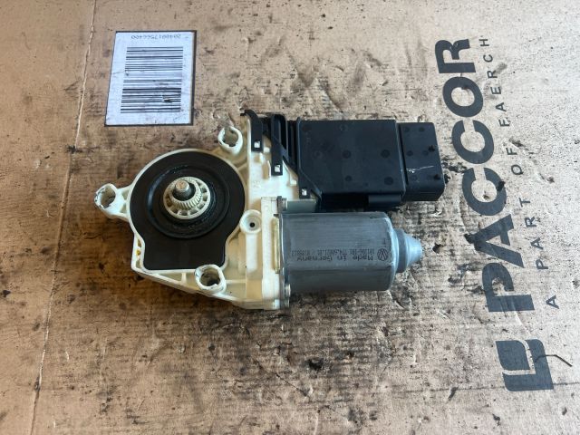 bontott VW GOLF IV Jobb első Ablakemelő Motor