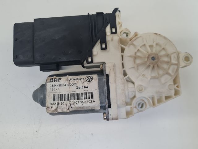 bontott VW GOLF IV Jobb első Ablakemelő Motor