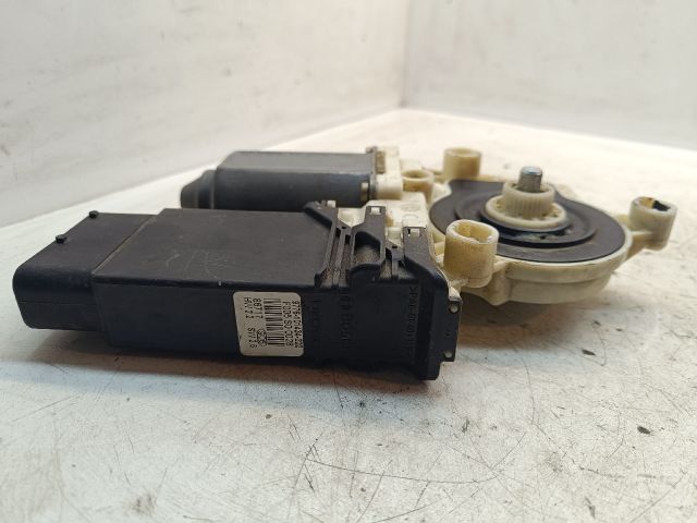 bontott VW GOLF IV Jobb első Ablakemelő Motor