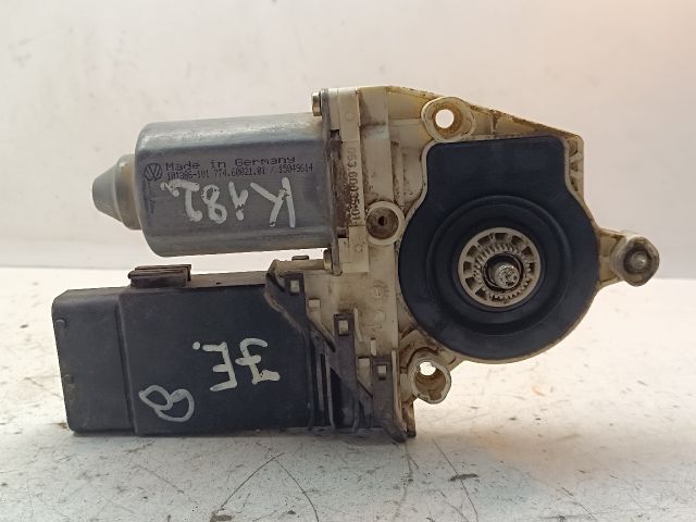 bontott VW GOLF IV Jobb első Ablakemelő Motor