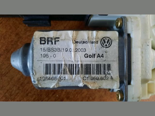 bontott VW GOLF IV Jobb első Ablakemelő Motor