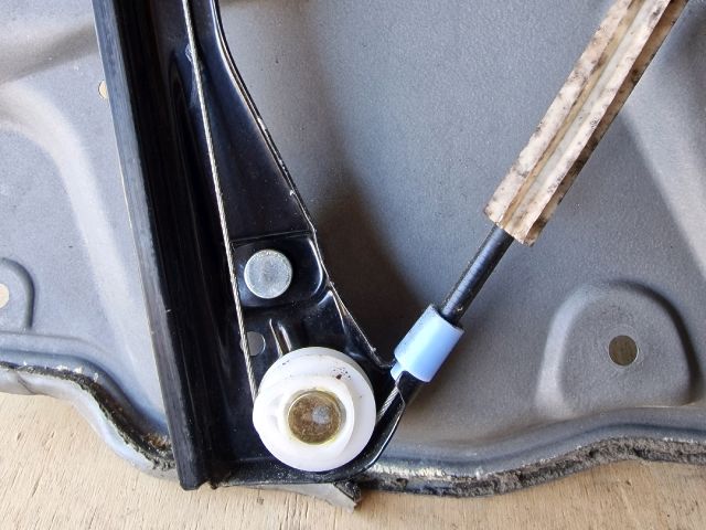 bontott VW GOLF IV Jobb első Ablakemelő Szerkezet (Elektromos)