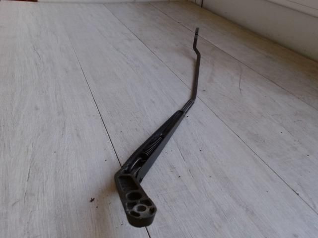 bontott VW GOLF IV Jobb első Ablaktörlő Kar