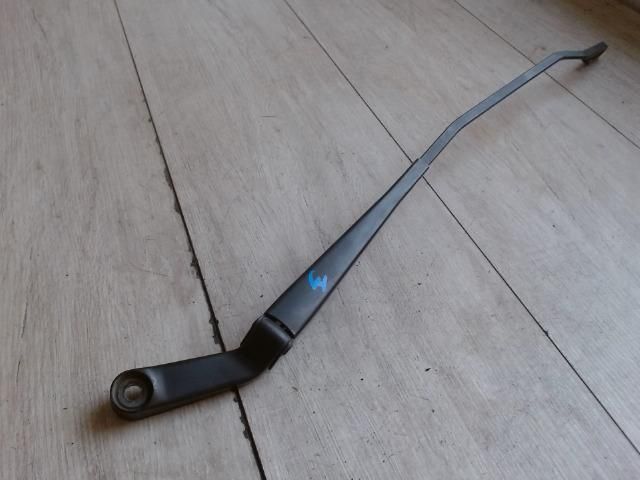 bontott VW GOLF IV Jobb első Ablaktörlő Kar